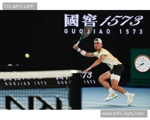 意大利足球传奇迪诺佐夫谈国家队收视率低于网球现象的深刻思考